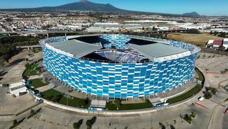 Vista-Aérea-Mirando-Dentro-Del-Estadio-Cuauhtémoc,-En-Puebla,-México