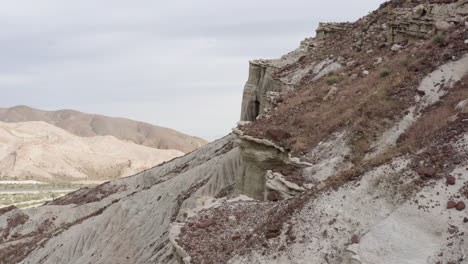 Atemberaubende-Natur-Auf-Hohen-Klippen-Im-Red-Rock-Canyon