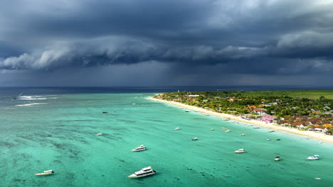 Dramatic-storm-approaching-beautiful-coast,-Nusa-Lembongan,-hyperlapse