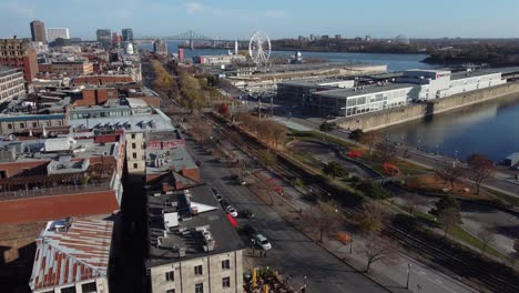 Vista-Aérea-Del-Histórico-Puerto-Antiguo-De-Montreal-Con-St