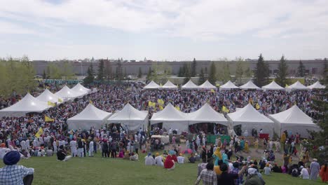 El-Festival-De-Primavera-De-Nagar-Kirtan-Acoge-A-Enormes-Multitudes-De-Celebrantes-Sijs.