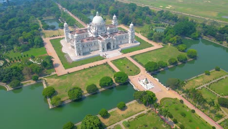 Aerial-view-of-Victoria-Memorial-is-a-large-marble-monument-on-the-Maidan-in-Central-Kolkata