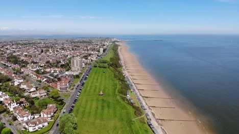 Still-shot-showing-the-Beach-at-Fronton-on-Sea-in-Essex,-UK