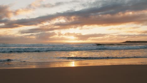 Mm-Beach-Port-Kembla-Sunrise,-Nueva-Gales-Del-Sur,-Australia