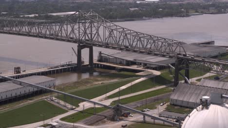 Drone-view-of-Refinery-plants-in-Baton-Rouge,-Louisiana-by-the-Mississippi-River