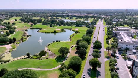 Retirada-Aérea-Del-Campo-De-Golf-En-La-Comunidad-De-Jubilados-De-Villages-En-Florida