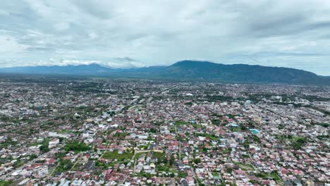 Paisaje-Urbano-De-Banda-Aceh,-Recuperando-Los-Efectos-Del-Tsunami-De-2004,-Tragedia-Humana