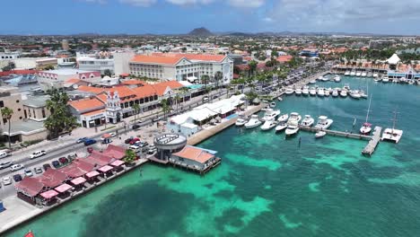 Horizonte-De-Aruba-En-Oranjestad-En-El-Caribe,-Países-Bajos,-Aruba