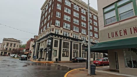 Drive-by-Along-Alton-Roads-in-Illinois-with-Storefronts-Closed,-USA