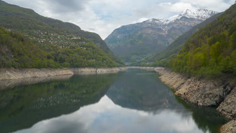 Stausee-Im-Verzascatal