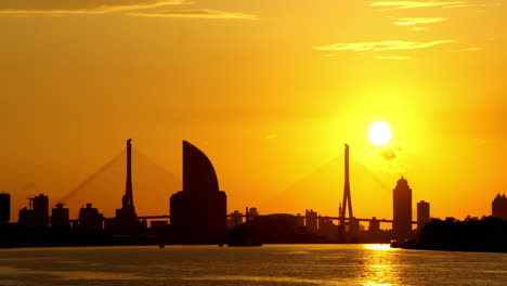 Zeitraffer-Und-Vogelperspektive-Der-Nanpu-Brücke-Und-Der-Skyline,-Wahrzeichen-Der-Wolkenkratzer-Im-Städtischen-Stadtbild-Von-Shanghai,-China