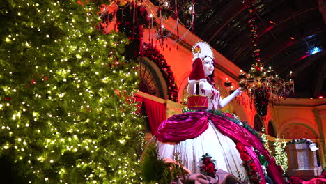 Las-Vegas-USA,-Christmas-Display-and-Decoration-in-Bellagio-Hotel-Botanical-Garden