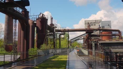 Abandoned-Blast-furnace-Complex-In-Völklingen,-Saarland-Germany