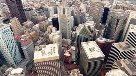 San-Franciscos-Beeindruckende-Drohnenaufnahmen-Von-Gebäuden-Und-Wolkenkratzern