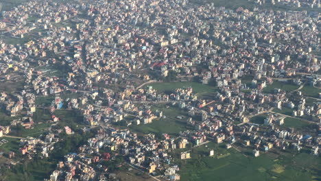 Eine-Luftaufnahme-Der-Stadt-Kathmandu,-Nepal-An-Einem-Klaren-Tag-Ohne-Smog