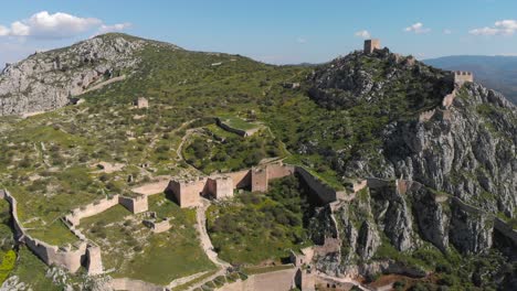 Ruins-Of-Acrocorinth-Fortress-Over-Monolithic-Rock-In-The-Ancient-City-Of-Corinth-In-Acropolis,-Greece