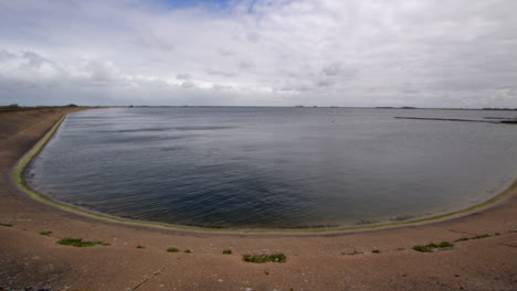 Wide-shot-of-Covenham-Reservoir-Covenham-at-St-Bartholomew,-Louth