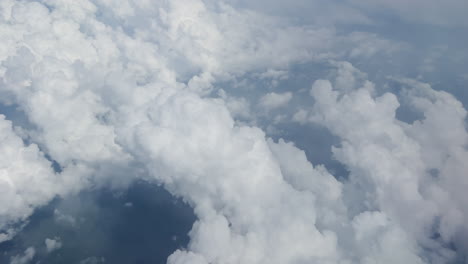 Espectacular-Formación-De-Nubes,-Toma-Aérea