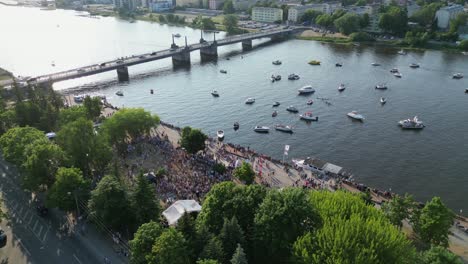 Überführung-Sommerfest-Parnu-Suvi-Am-Fluss-Parnu-Im-Westen-Estlands