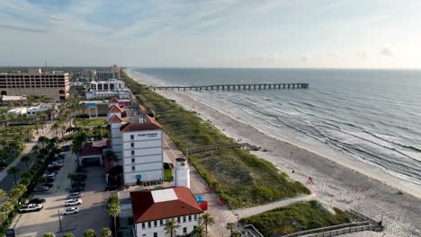 Jacksonville-Beach-Florida-Antena-Alta-Con-Muelle-De-Pesca