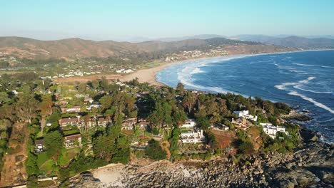 Cachagua-beach,-located-in-the-region-of-Valparaiso,-country-of-Chile