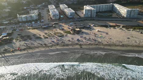 Edificios-Playa-Los-Molles,-Ubicado-En-La-Región-De-Valparaiso,-País-De-Chile