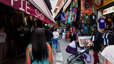 Street-market-of-Monastiraki-in-heart-of-Athens,-moving-forward-view