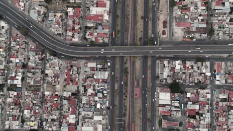 Vistas-Aéreas-De-Las-Calles-De-Ecatepec,-Norte-De-La-Ciudad-De-México,-área-Metropolitana