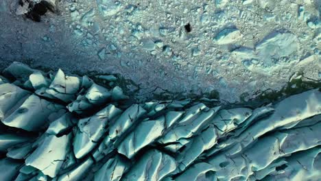 Drohnenvideo-Eines-Gletschers-Und-Einer-Gletscherlagune-In-Island