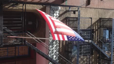 Bandera-De-Estados-Unidos-En-Chinatown-En-El-Centro-De-Manhattan,-Nueva-York