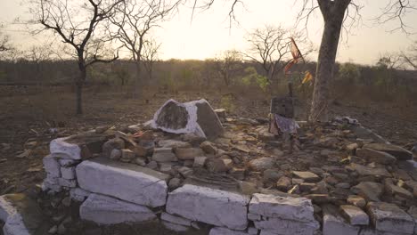 Ancient-Hindu-Temple-ruins-lying-in-a-dry-forest-of-north-central-India-near-Shivpuri-Madhya-Pradesh