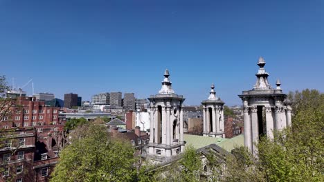 The-panoramic-rooftop-vista-overlooks-St