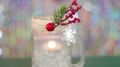 Schneebedeckte-Einmachglas-Weihnachtsdekoration