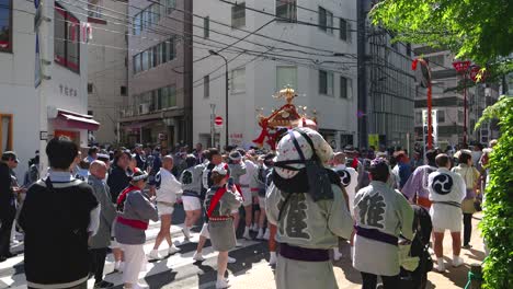 Street-festival-in-Ginza-during-Golden-Week