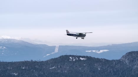 Formation-Flight-with-Cessna-C172-Skyhawk-Airplane---Air-to-Air-Shot