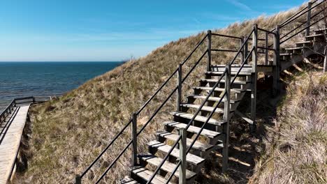 Treppen-Entlang-Der-Berühmten-Dünen-Am-Lake-Michigan