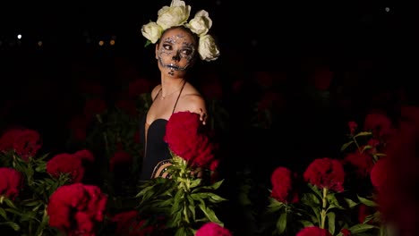 Mexikanische-Catrina-Inmitten-Eines-Ringelblumenfeldes