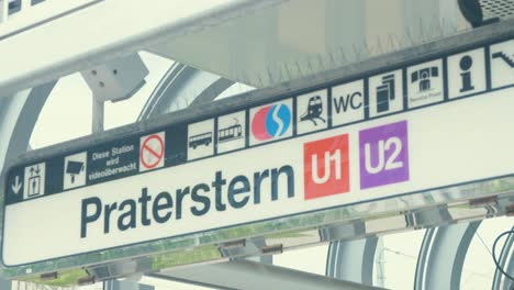 Señalización-De-La-Ruta-Del-Metro-Praterstern-En-Viena