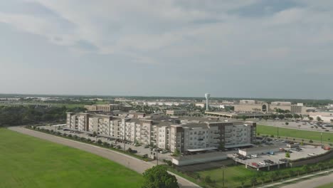 An-aerial-orbit-view-of-The-Reserve-at-Baybrook-luxury-apartments-on-Glenwest-Drive-in-Friendswood,-Texas