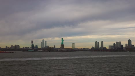 Freiheitsstatue-Staten-Island-Fähre-New-York-City