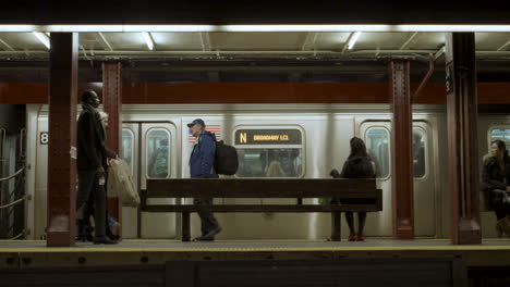 Subway-Train-Leaves-34th-Street-Station-in-New-York-City