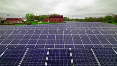 Solarpanel-Anlage-In-Der-Ländlichen-Stadt-Rittman,-Ohio