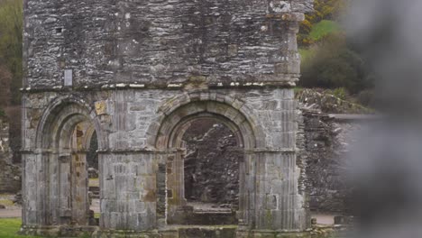 Ruined-Lavabo-Of-Old-Mellifont-Abbey-Near-Drogheda-In-County-Louth,-Ireland