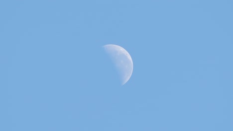 Half-Moon-Daytime-Blue-Clear-Sky-Australia,-Victoria,-Gippsland,-Maffra-Medium-Shot