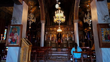 Interior-of-Holy-Church-of-the-Holy-Apostles-of-Solakis-,-motion-view