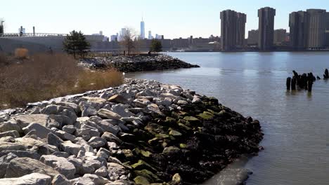 East-River-In-LIC-on-a-clear-bluebird-day