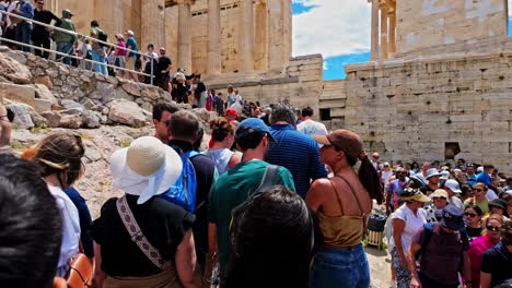 Enormous-queue-of-people-waiting-for-Monument-of-Agrippa-to-open-in-Athens-acropolis