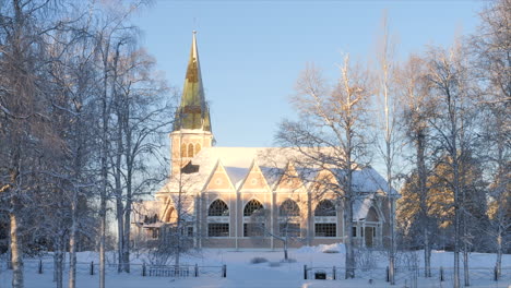 Arvidsjaur-Church-on-typical-winter-day,-Lapland,-Sweden