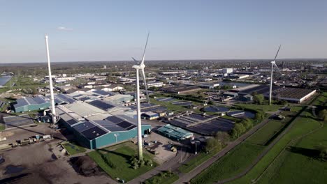 Centro-De-Turbinas-Eólicas-Y-Paneles-Solares-De-Energía-Limpia-En-Los-Países-Bajos.