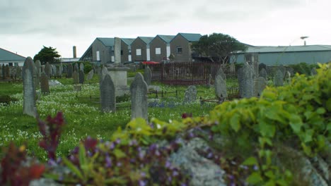 Tumbas-Coloridas-En-Cornualles,-Inglaterra